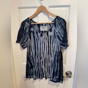 Johnny Was Amanda Bond Collab Navy Tie-Dye  Women’s Short Sleeve Top